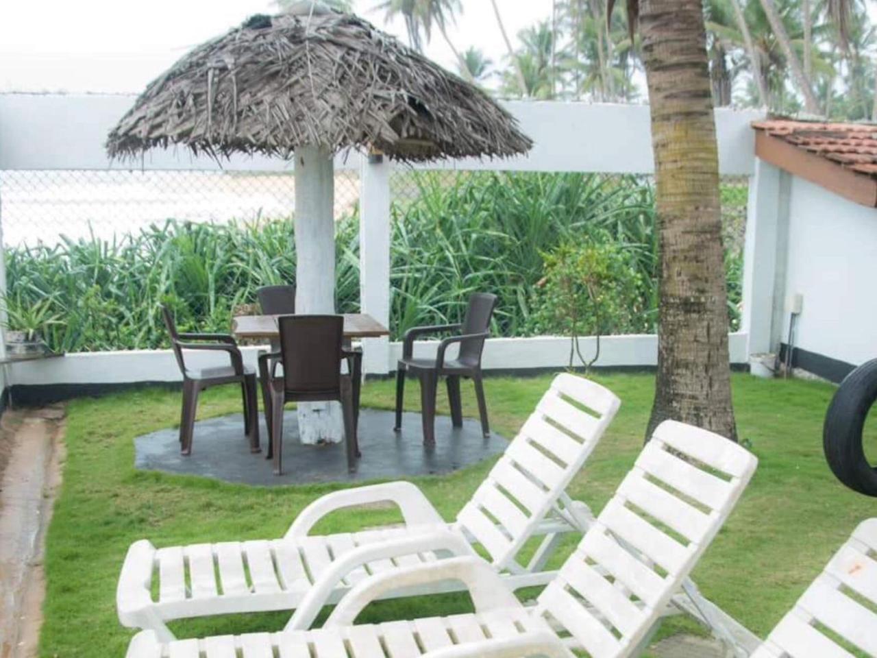 Ashen'S Beach House Bussa Buitenkant foto